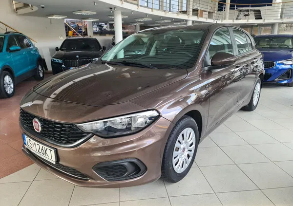 Fiat Tipo cena 48900 przebieg: 71000, rok produkcji 2018 z Strzegom małe 379